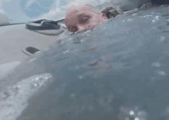 意外总是比惊喜来得快,意外和惊喜总是来得很突然