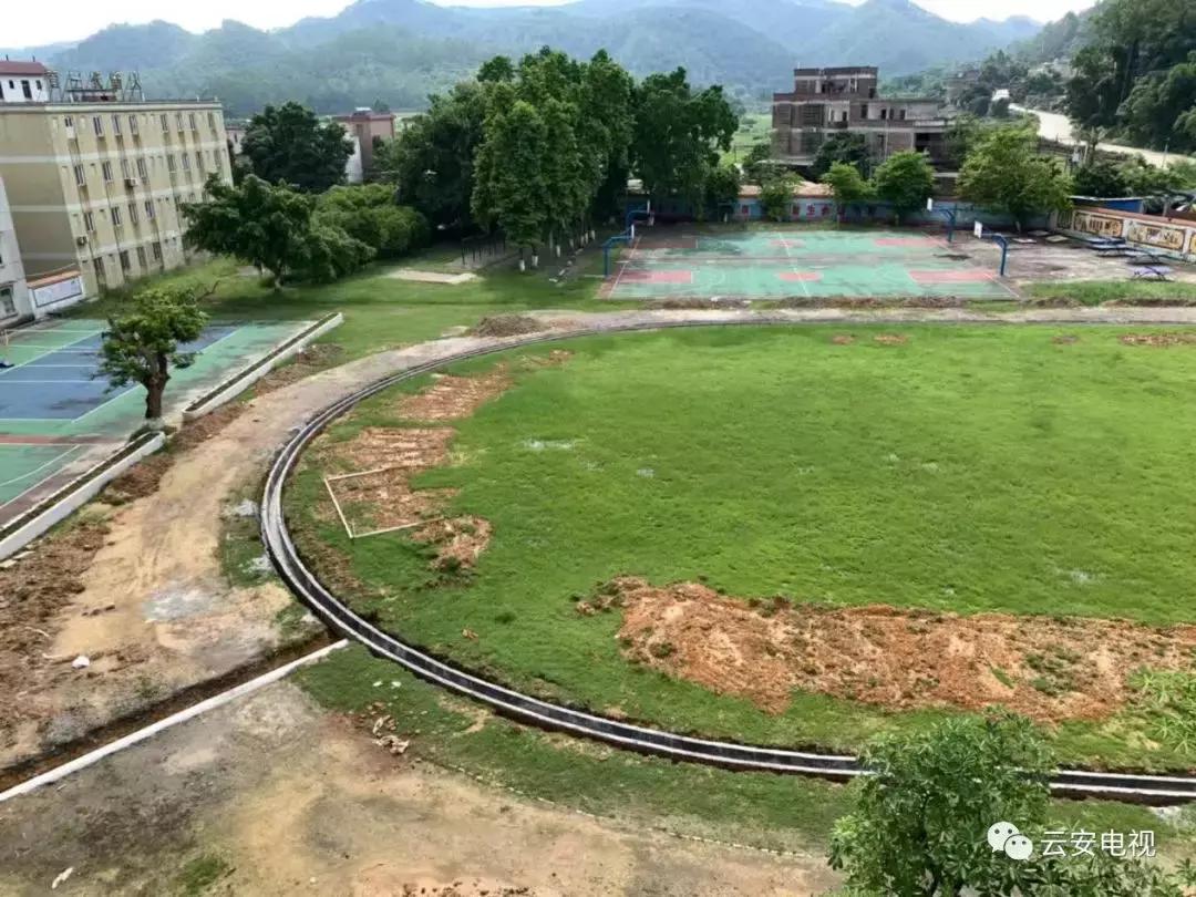 南乡中学足球场将升级改造，期待你的一份力量