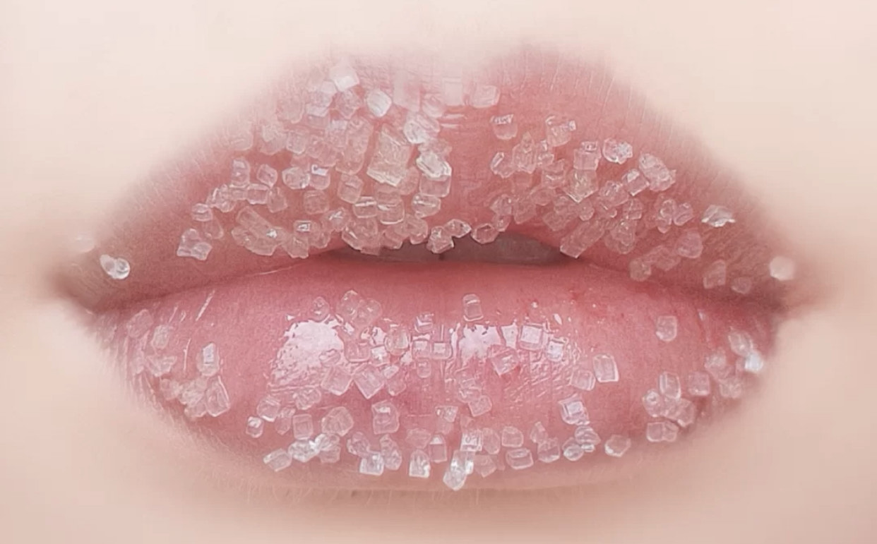 唇干唇裂涂什么唇膏比较好,唇干唇裂用什么唇油