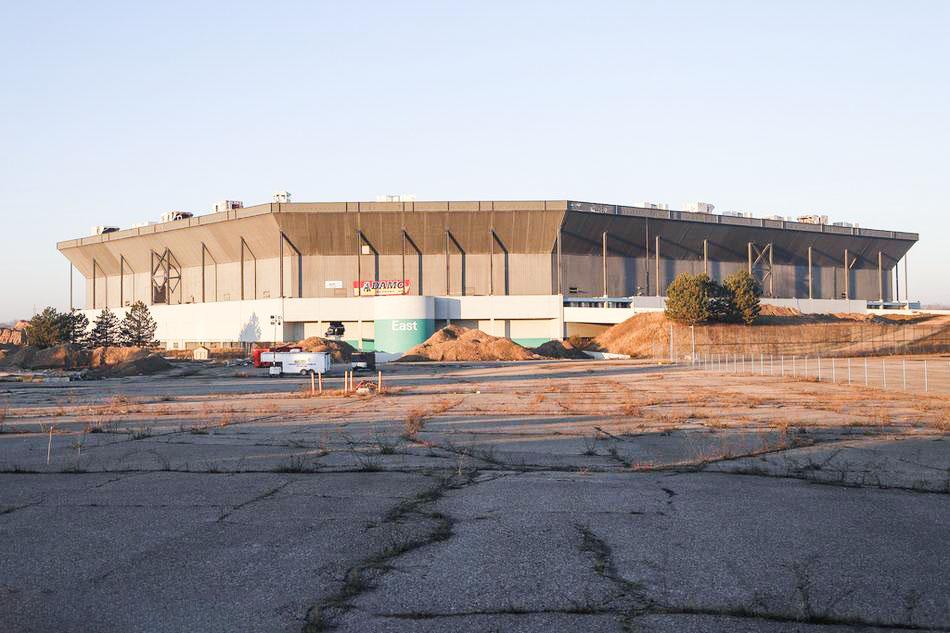 体育场和体育馆有什么区别,体育场和球场的区别