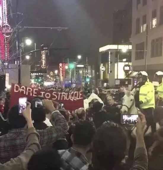 马拉多纳六十岁：一个超脱体育的左派政治领袖