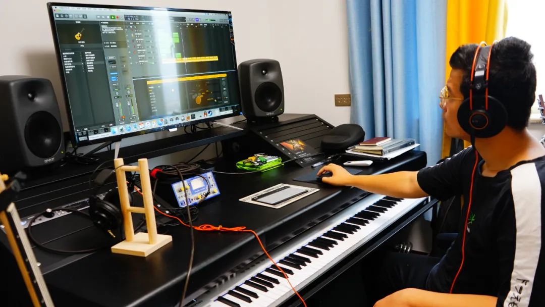 贝斯少年的逆袭路：曾被焦虑困扰曾是乐队配角