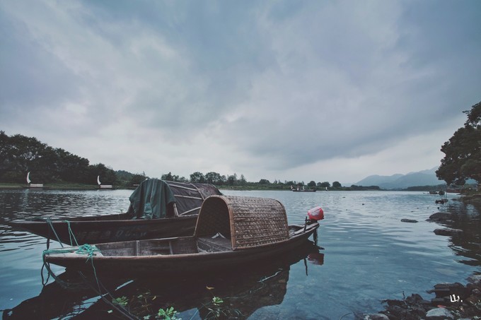 心中有桃花源何处都是山水间,心中若有桃花源何处是水云间