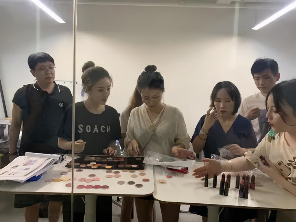 直播带货选品在哪里分析,直播带货选品的六大核心标准