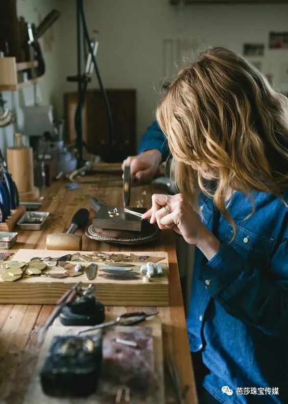 珠宝设计师怎么入门,想成为设计师需要什么条件