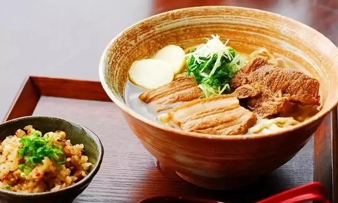 恋恋冲绳丨有一种海水的蓝，叫做“果冻蓝”