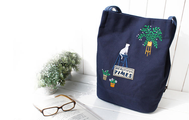 不买名牌奢侈品,这些时髦又不贵的小众包包