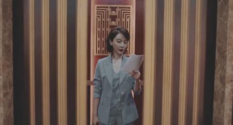 职场应该怎么穿不普通不老气,一套时髦又得体的职场造型