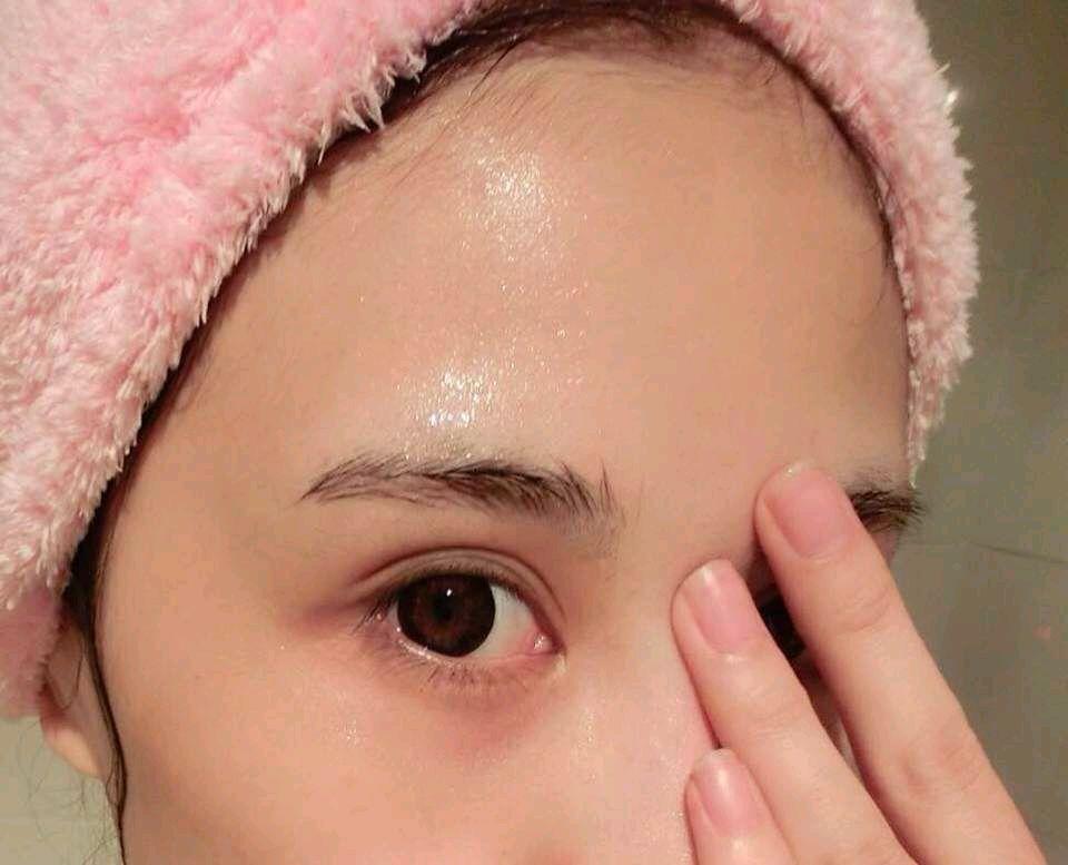 如何护肤让皮肤不再黑黄,女人皮肤好的秘诀就是少护肤