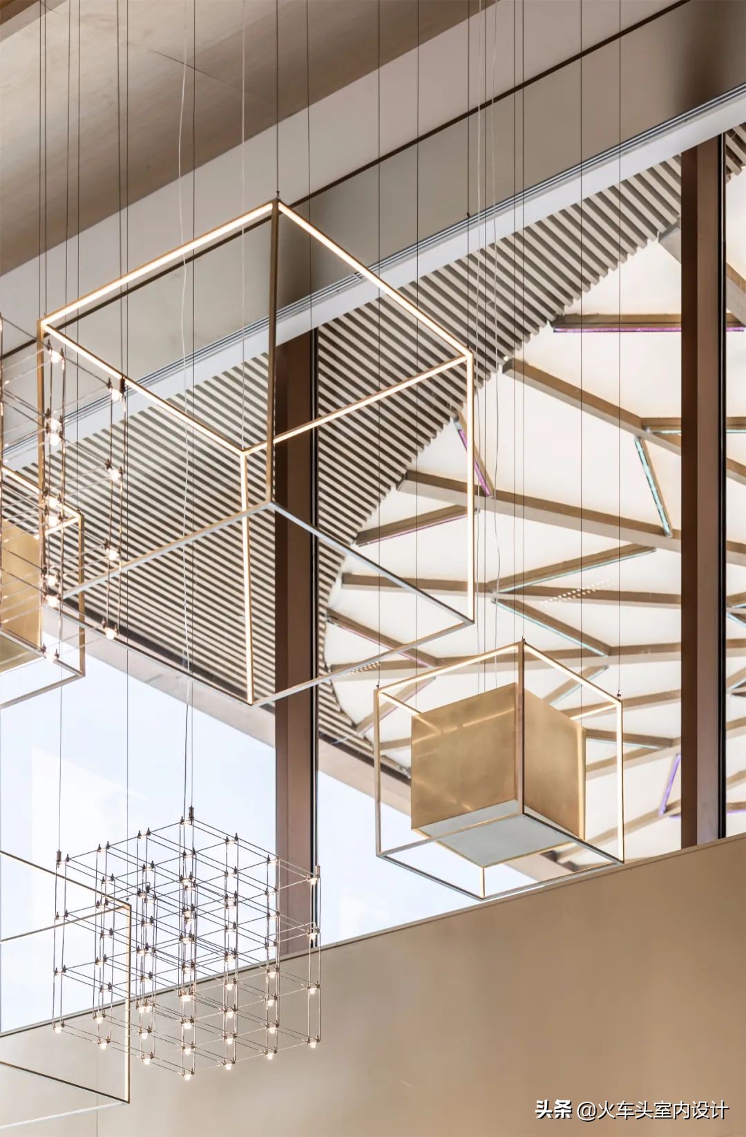 澶悏鍏冪浣滃搧,澶悏鍏冪