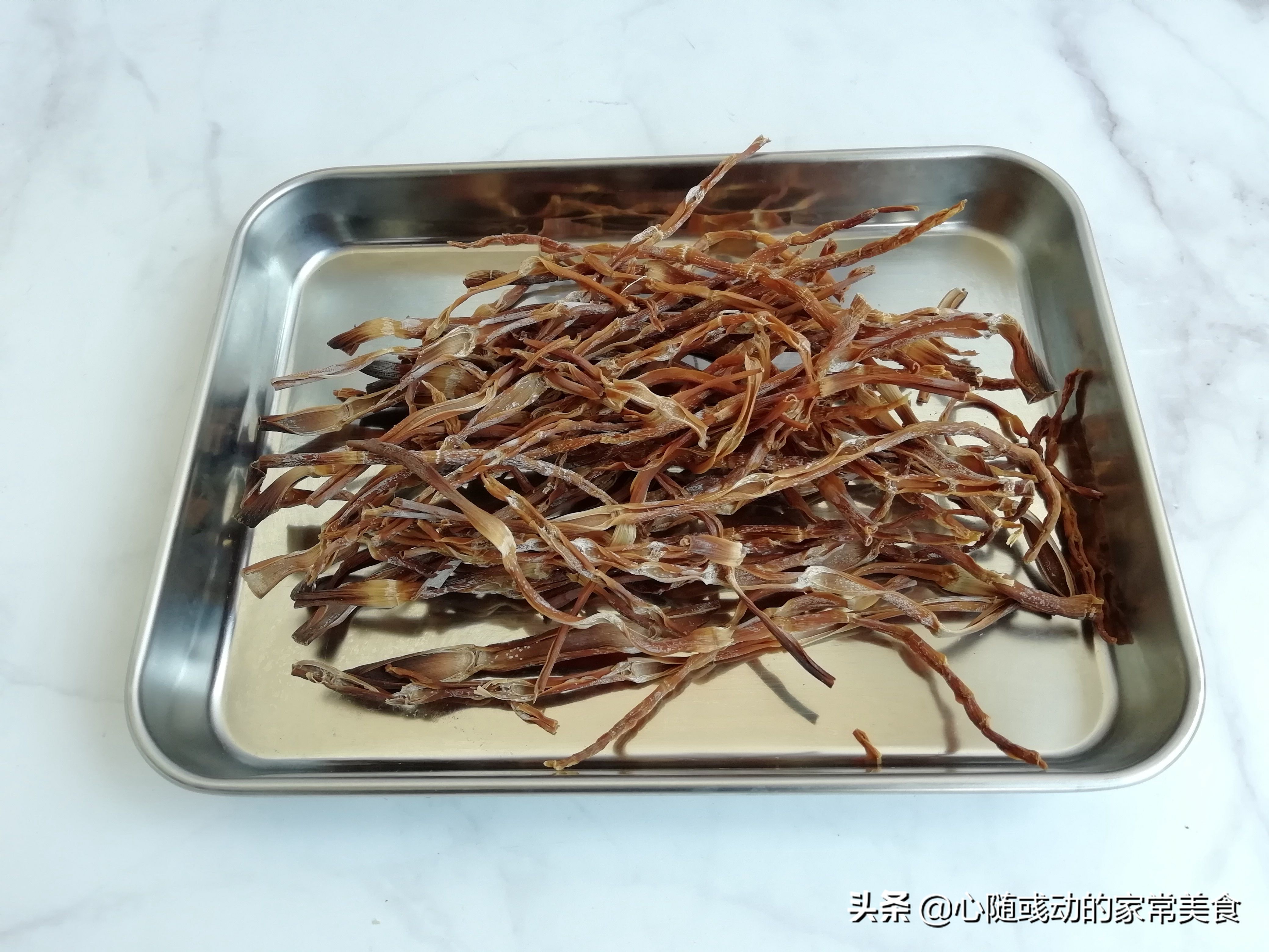 8种蔬菜晒干后，比新鲜的都好吃，我家每年做几十斤，炒肉吃最香