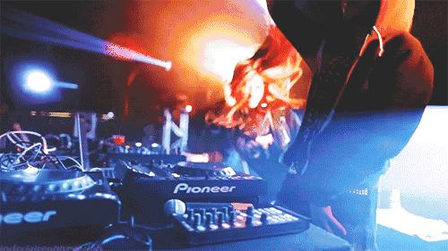 崇阳柃蜜小镇电音节,崇阳县柃蜜小镇最新新闻