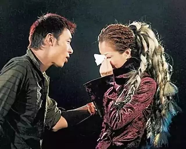 1999音乐故事：那一年的周杰伦、*月天五**、陈奕迅们