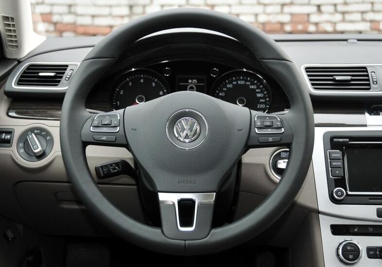 空间比较大的二手车1万2万,性价比最高的3万8大众旗舰版迈腾