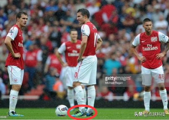 一人一鞋球星的执念球迷的追求你最喜爱的那双鞋穿了多久？