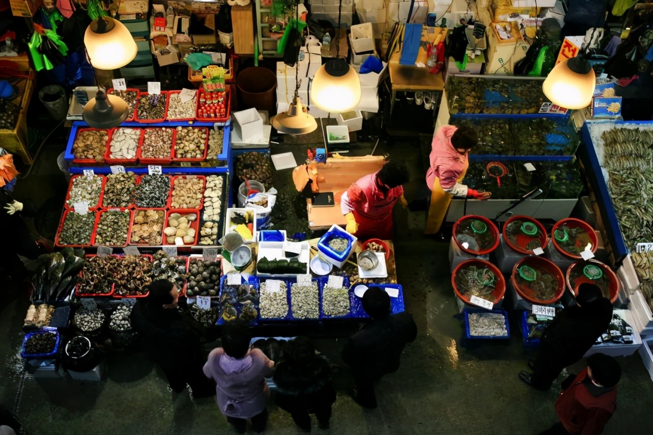 受欢迎的自助餐究竟能吃回本吗,到底自助餐靠什么能吃回本呢