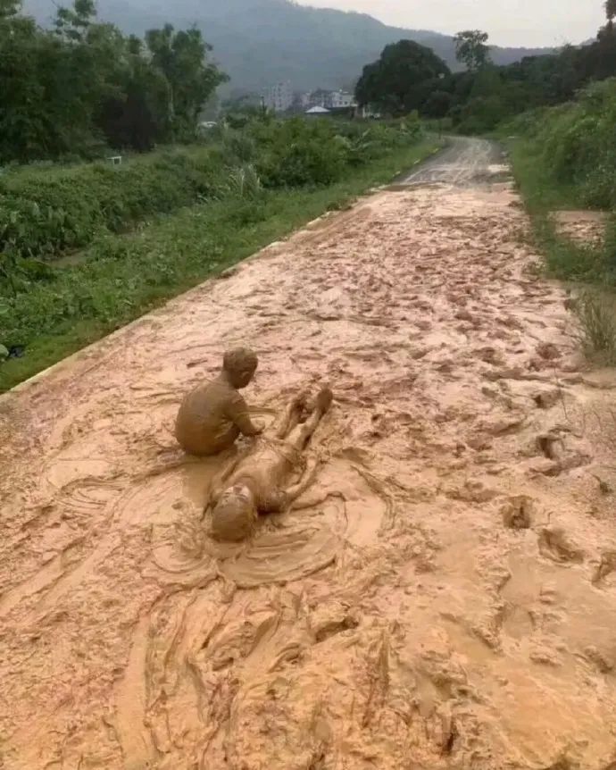 嫂子打羽毛球的视频,嫂子打羽毛球完整视频