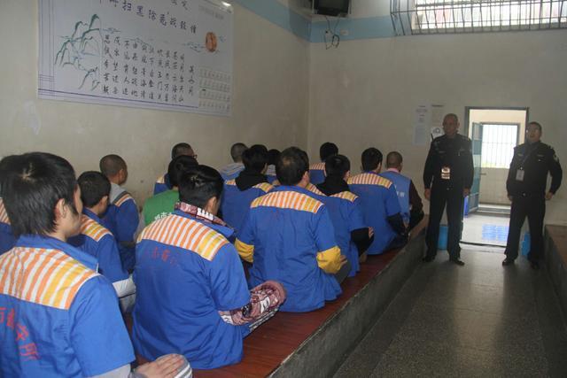 看守所里有内衣内裤吗,看守所给犯人提供内衣吗