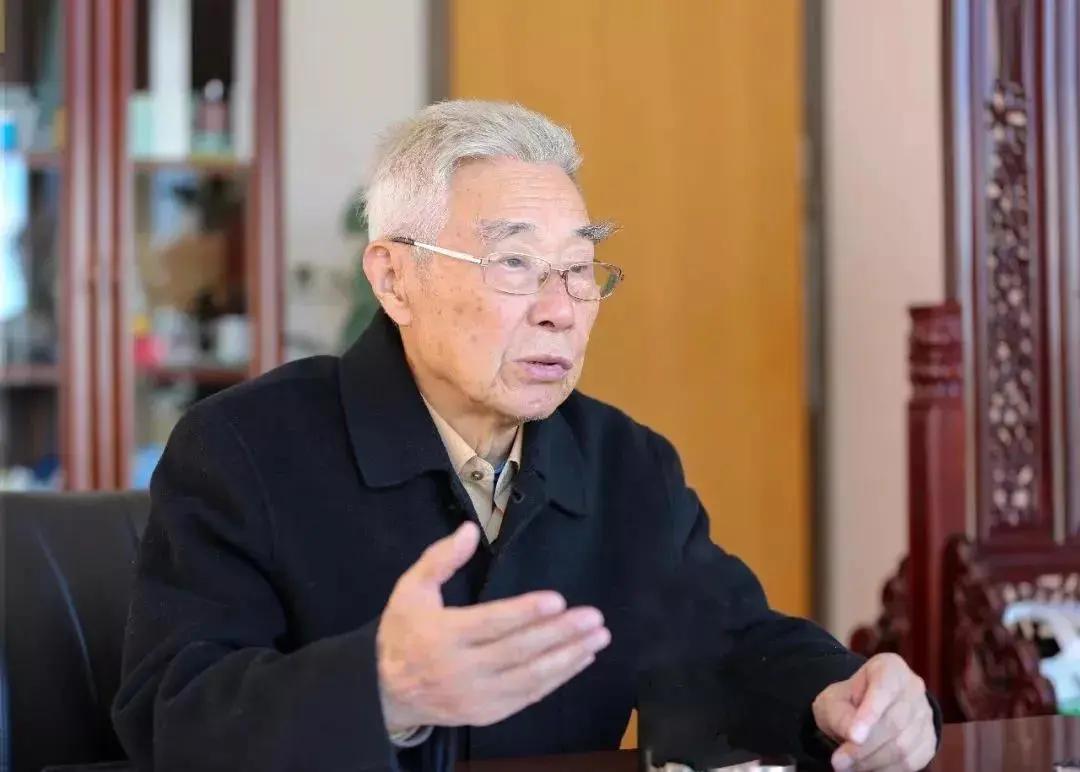 “康王之父”83岁再创业！与时间赛跑的周家礽，还在路上...