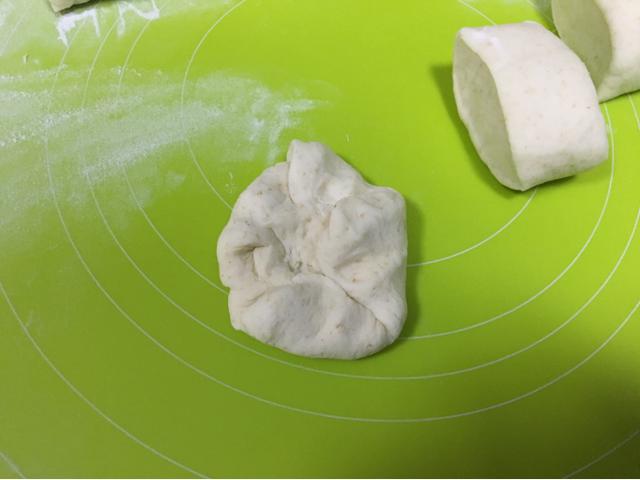 自己蒸的馒头有嚼劲不蓬松,自己蒸的馒头有点粘是怎么回事