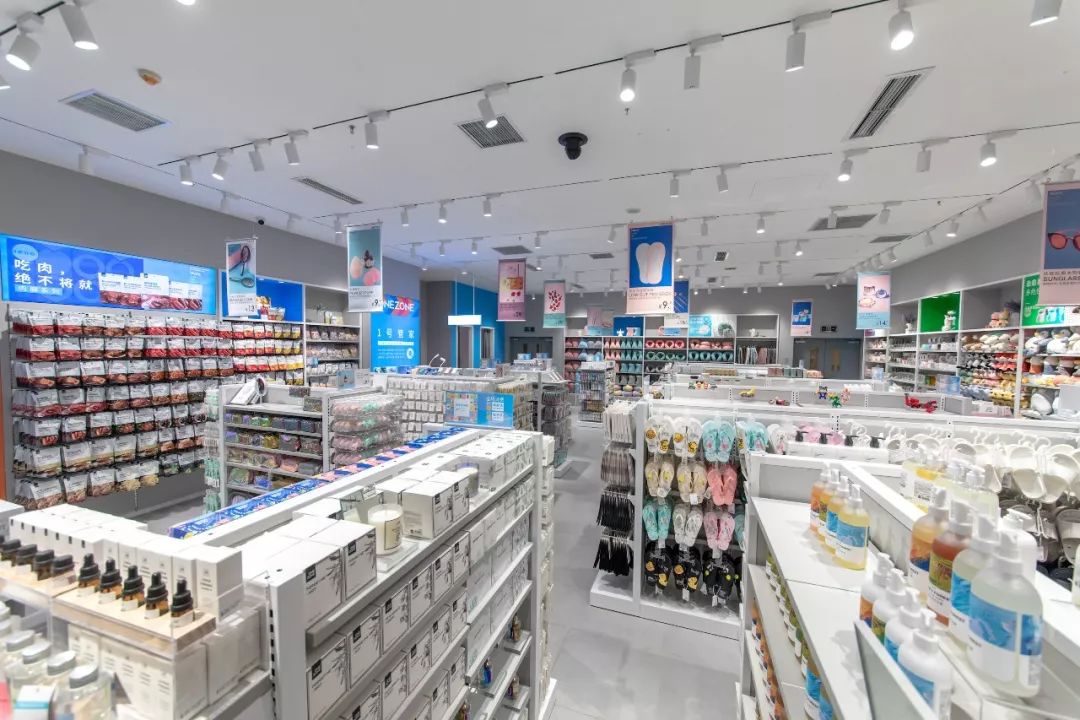 重庆来福士地标大作,雾都space第一店