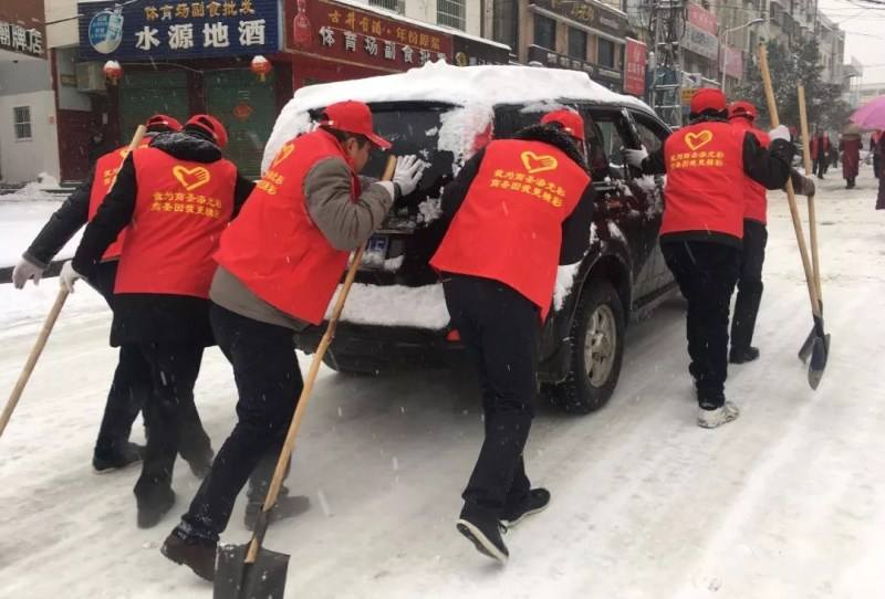 汽车电瓶没电怎么办教你几个妙招,汽车电瓶没电怎么办教你一招