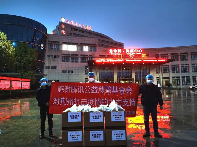 一个武汉人和他们扛起的亿元物资：这里没有旁观者