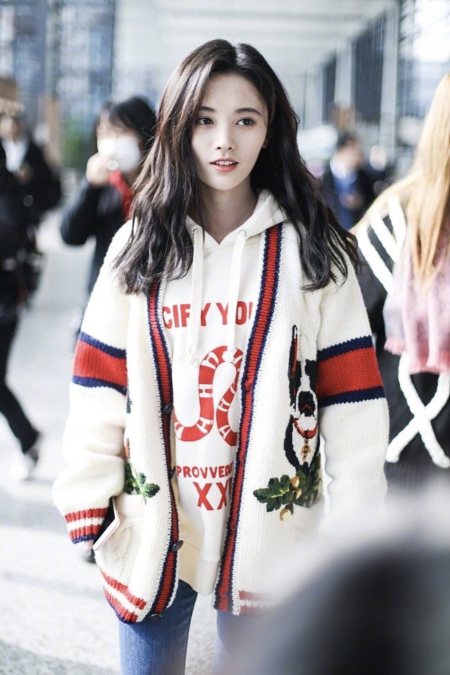 穿上百搭减龄神器卫衣阳光又活力,百搭实穿卫衣承包你春季时髦穿搭