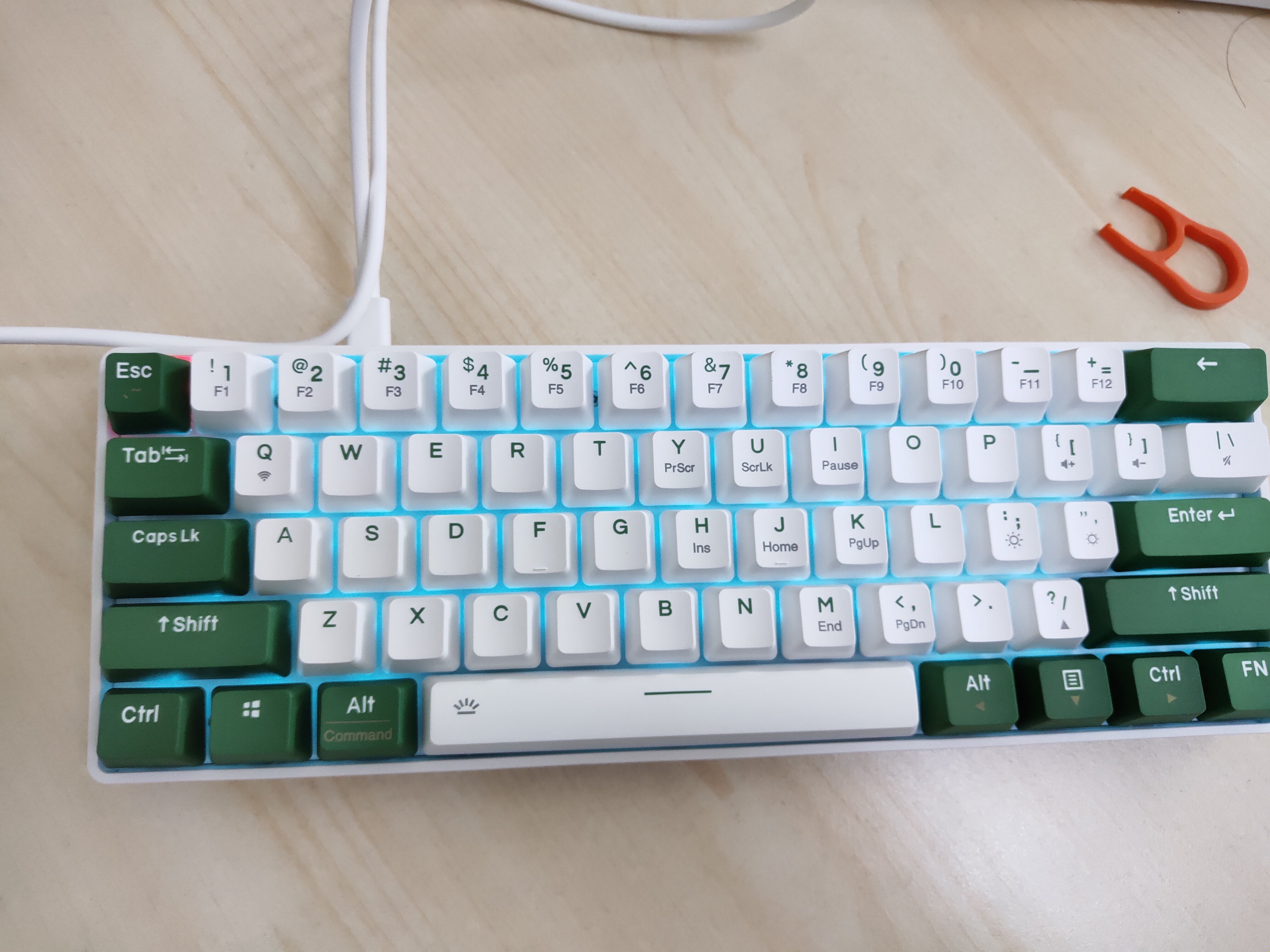 公认手感最好的机械键盘轴是什么,机械键盘樱桃轴与普通轴的区别