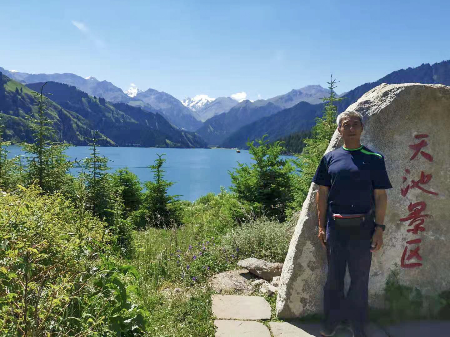 70-80岁老人新疆旅游,72岁老人游新疆