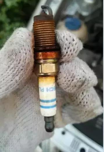 摩托车火花塞处漏气,火花塞漏气吗