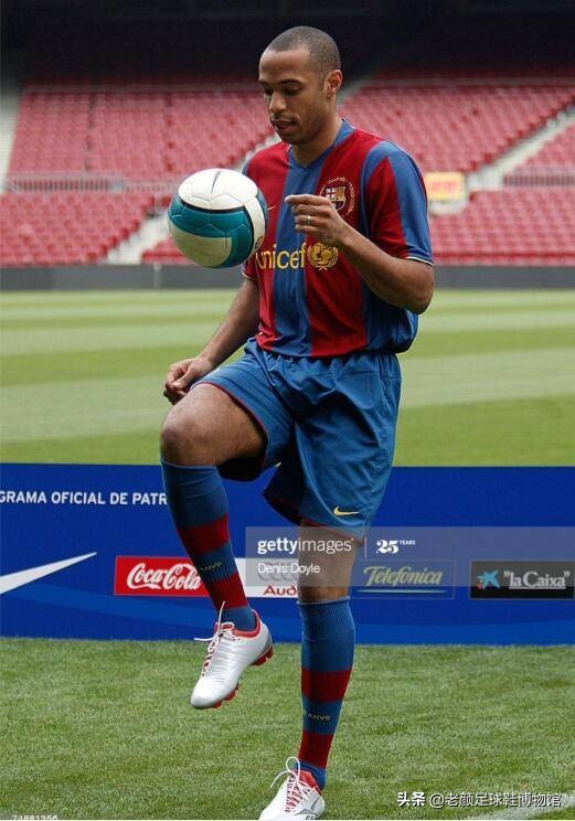 枪王加盟巴萨如愿获得欧冠，生涯唯一污点用手将法国队拍进世界杯