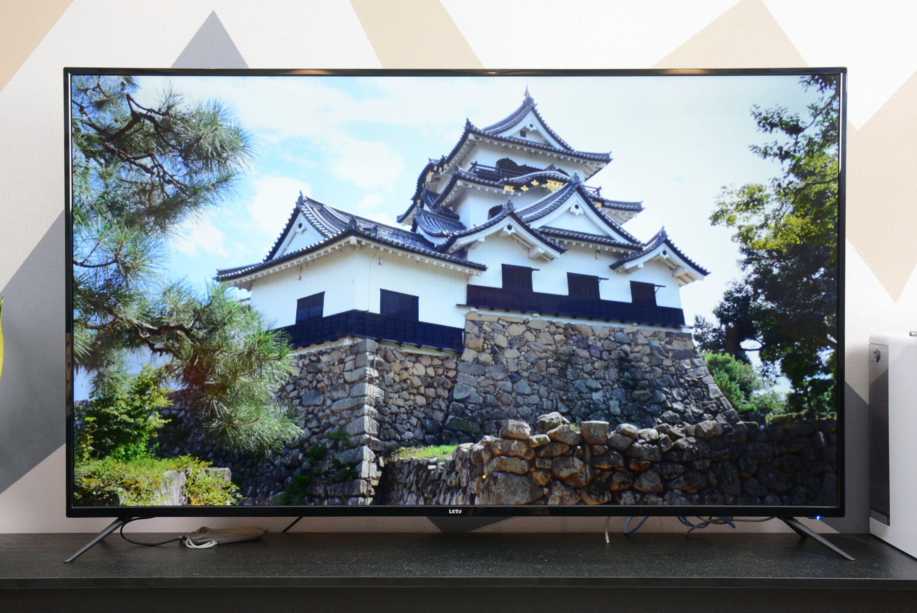 客厅C位的高性价比神器：乐融LetvY65电视评测