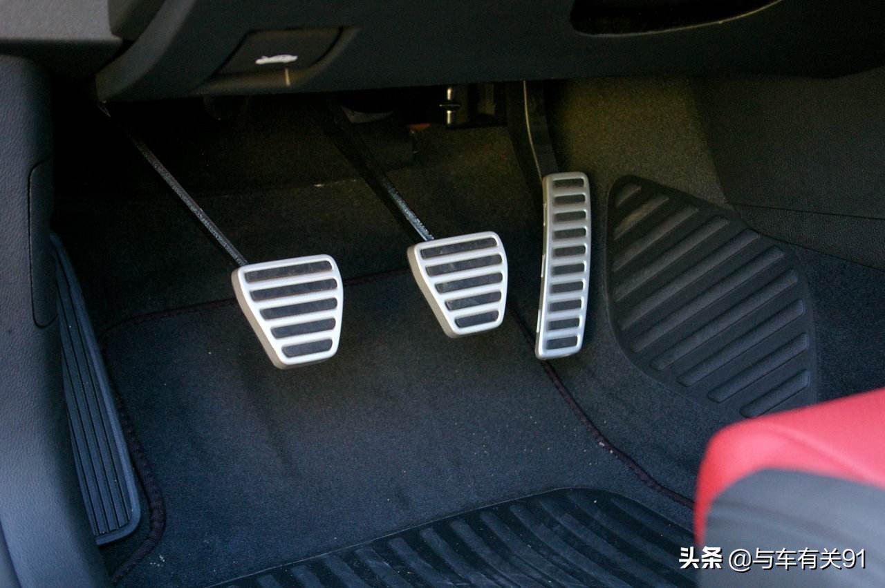 刚拿到驾照怎么开车最安全,新手了刚拿到驾照怎样开车最安全