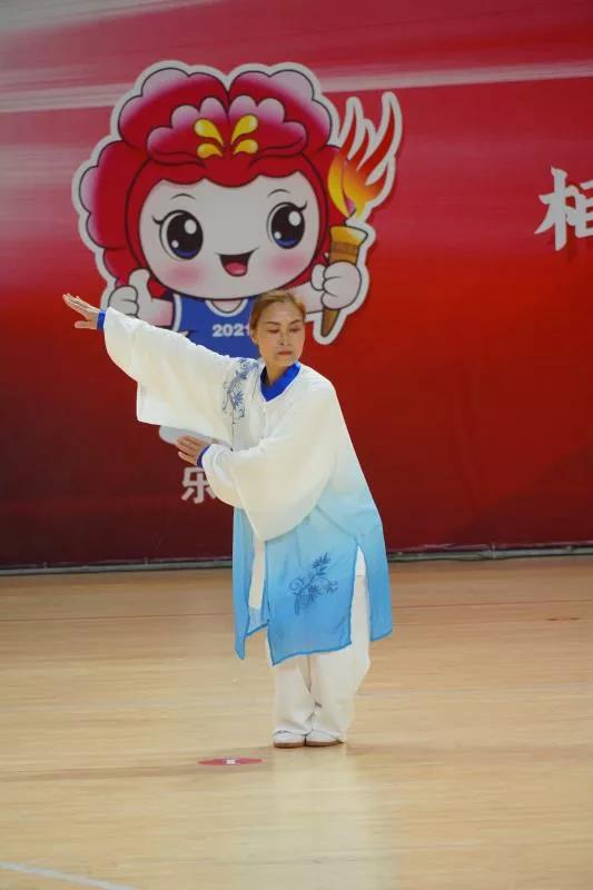 热潮涌动健身气功——洛阳市第十四届运动会健身气功比赛侧记掠影