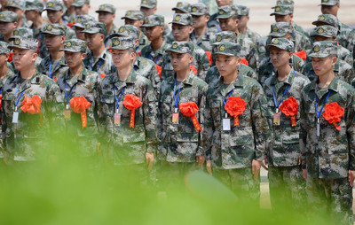 大学本科毕业参军还是考公,大学本科读完入伍还是中途入伍好