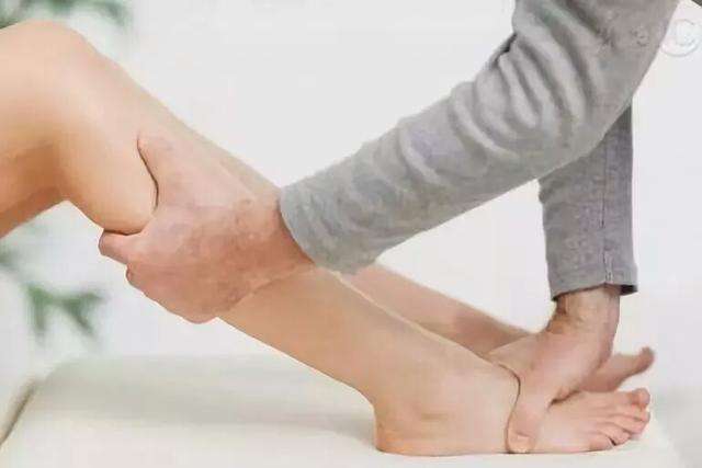 孕晚期小腿肚抽筋吃什么钙片好,孕晚期感觉肚子酸酸痛的怎么回事