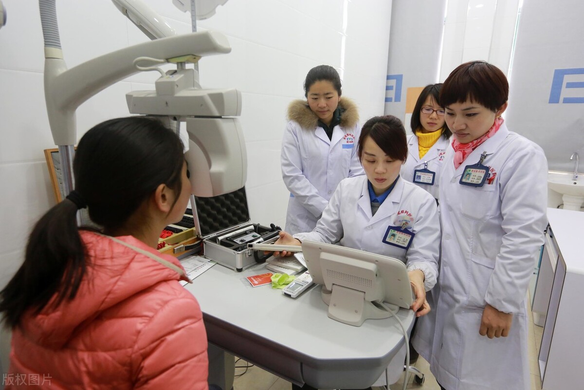 小朋友75度近视需要配眼镜吗,8岁小孩近视300度要不要佩戴眼镜