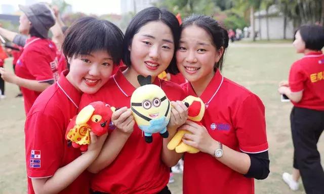 巨邦清明献花丨人间四月无心芳菲，上山看总设计师改革大步豪迈