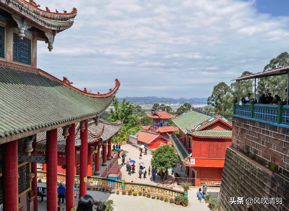 离四川省最近的山风景区,四川旅游第一山