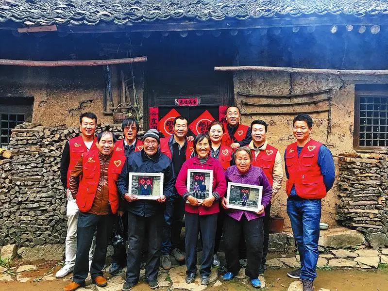 让生活处处充满爱的阳光——记洛南县义工联合会会长罗刚