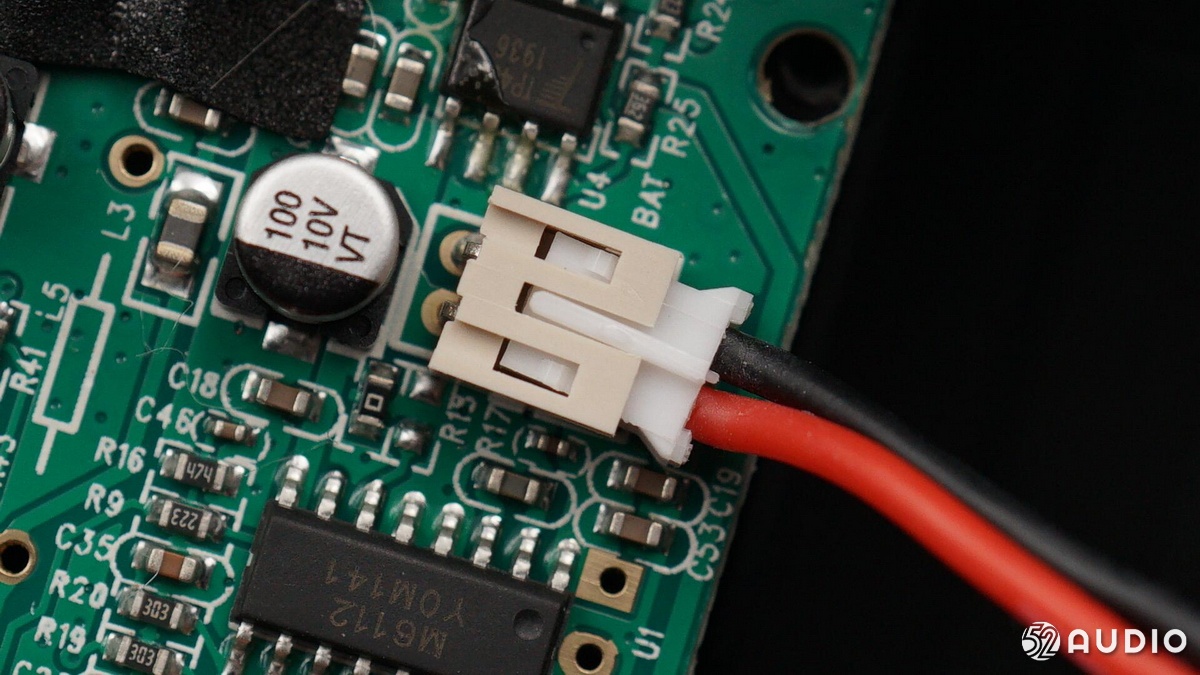 马歇尔EMBERTON蓝牙音箱拆解,便携ai蓝牙音箱拆解