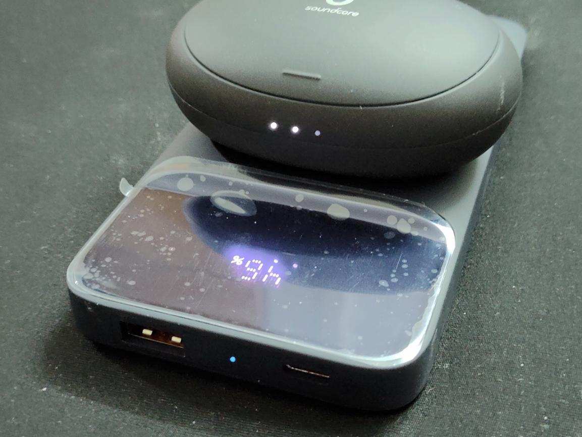 倍思无线快充移动电源怎么用,倍思40w无线超级闪充