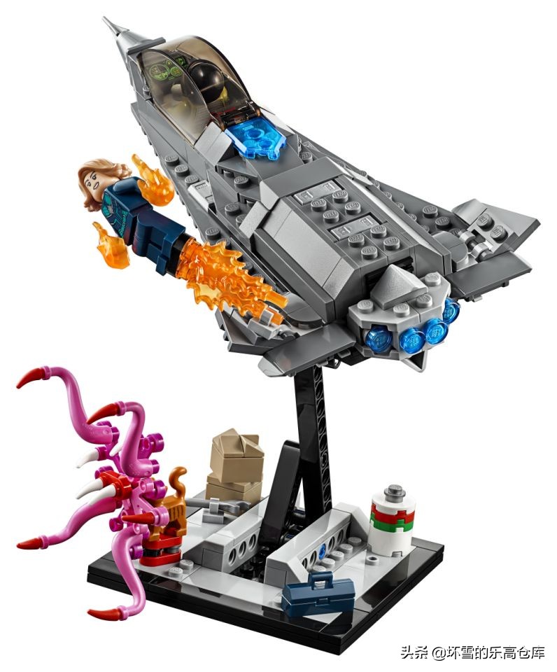 惊奇队长噬元兽吞空间宝石,乐高惊奇队长