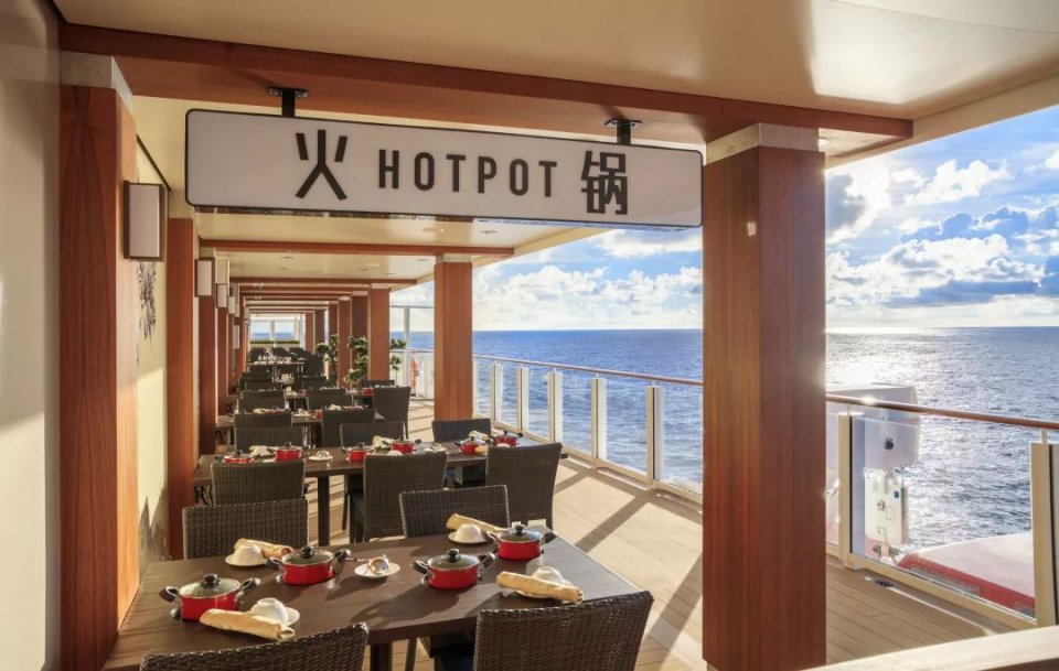 世界梦号内部游览过程 (探索梦号邮轮参观攻略)