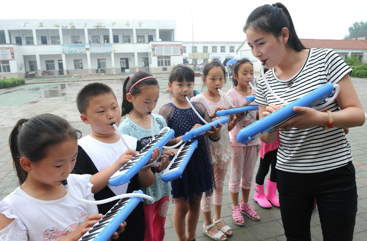 特岗教师转公务员,特岗教师为什么三年后一定能入编