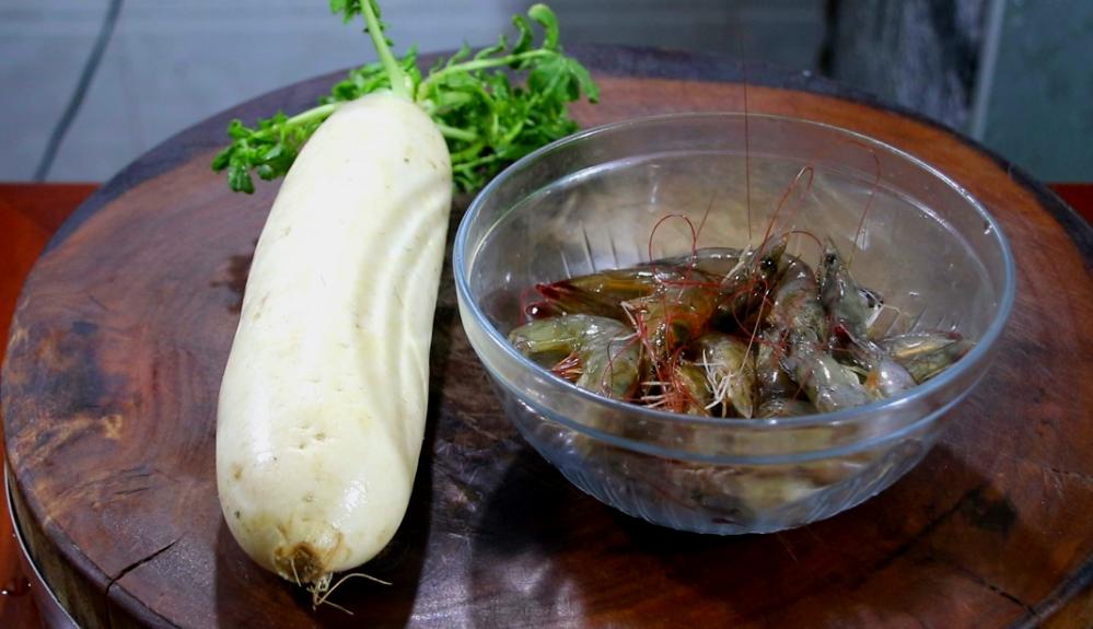 萝卜和虾的家常做法,1根萝卜3个鸡蛋新吃法