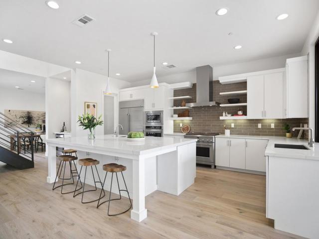 整体厨房是定制好还是现场加工好,厨房灶台是定制好还是自己打好