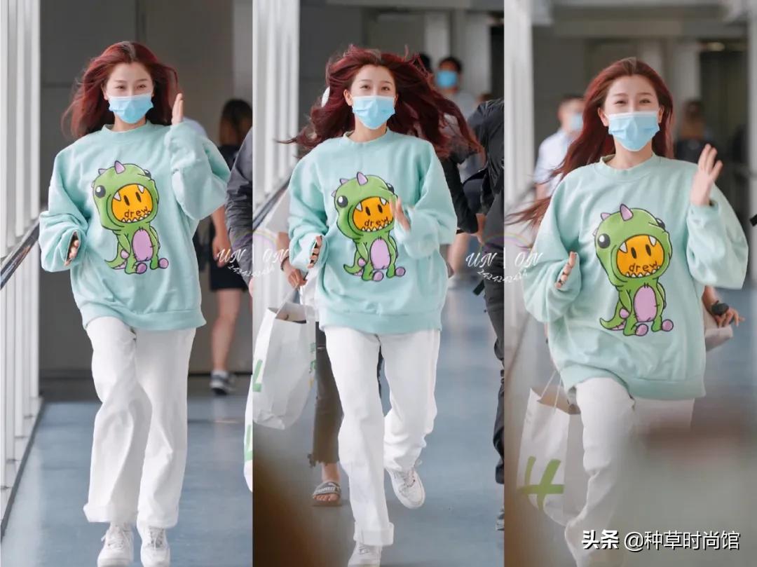 秋冬新款上新卫衣穿搭,今年秋款卫衣的流行款式