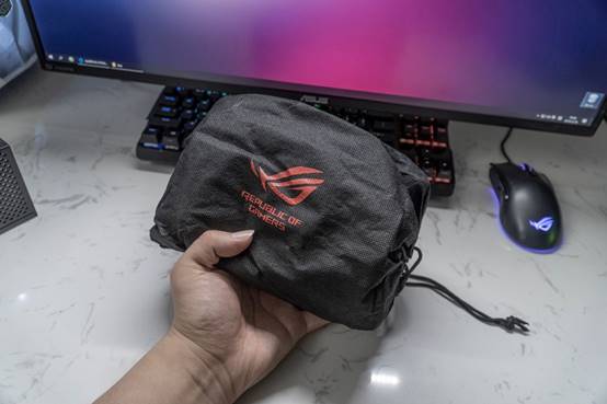 rogstrix雷鹰850g测评,rogstrix雷鹰550w